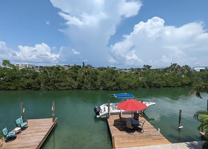 Casey Key 1-Bed Dockside Villa