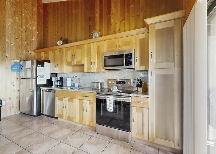 Kc111 Gray Pelican House