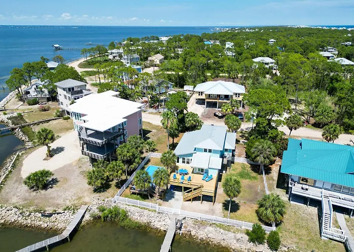 Spacious House- Deep Water Dock Pool Golf Cart Rental Available