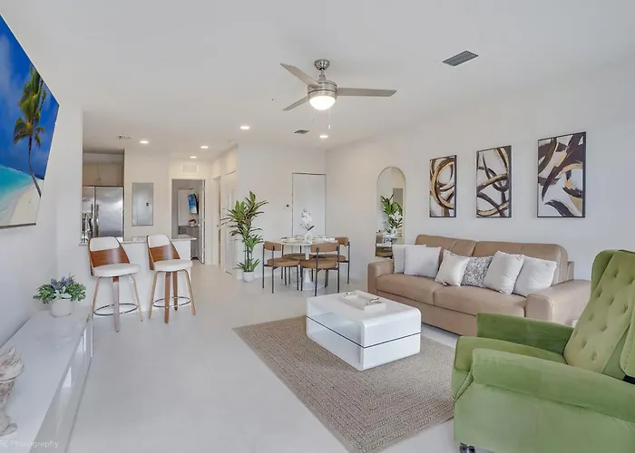 Beachside Bliss, 1Br Condo With Pool At Dania Beach