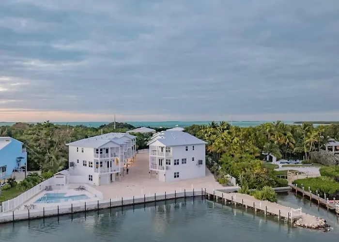 Hooked On Islamorada Oceanfront Townhome, Private Dock, Pool