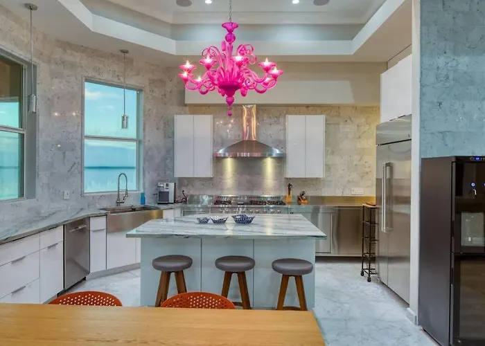 Luxurious Key Largo Oceanfront 3 Bed 3 5 Bath Suite