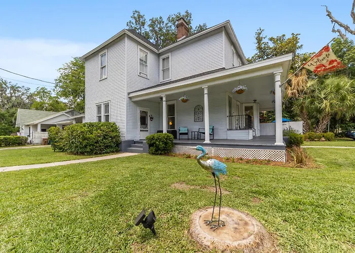 Martin House | Historic Suite With Pool Downtown