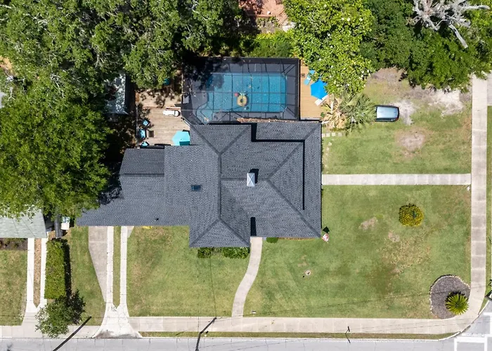 Martin House | Historic Suite With Pool Downtown