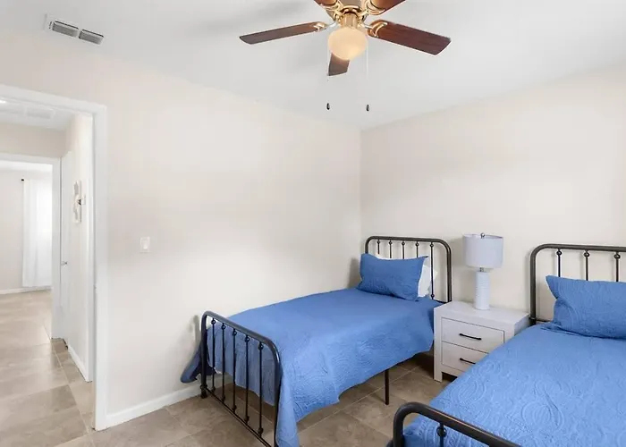 Cozy 2 Bedroom Home, Dade City! #1