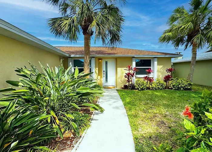 Venice Beach & Golf Retreat With Heated Pool