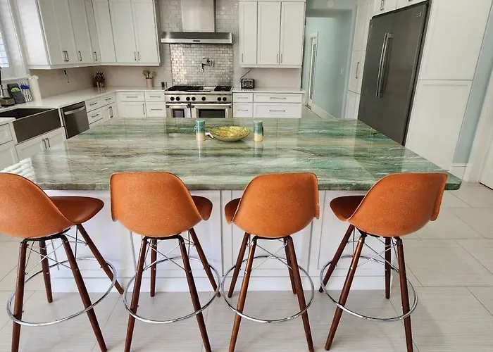 Sunset Haven - Luxury 5Br 5Bath Coastal Retreat