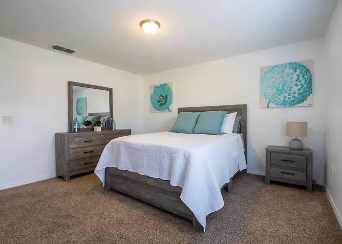 Entire Modern Home In Dade City