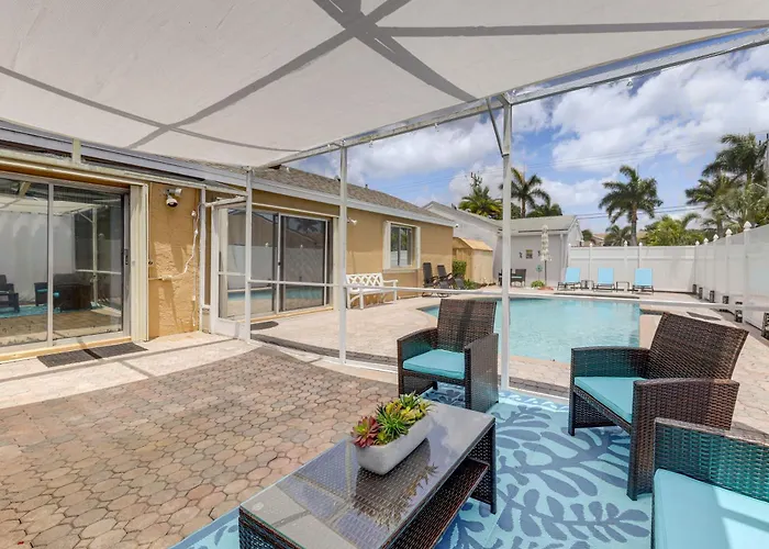 Screened Patio + Pool: Work Remote In Boca Raton!