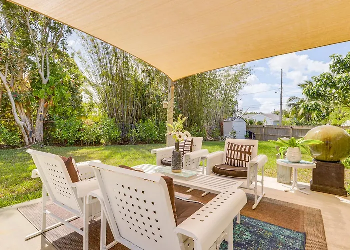 Pet-Friendly Home ~ 6 Mi To Jensen Beach Park!