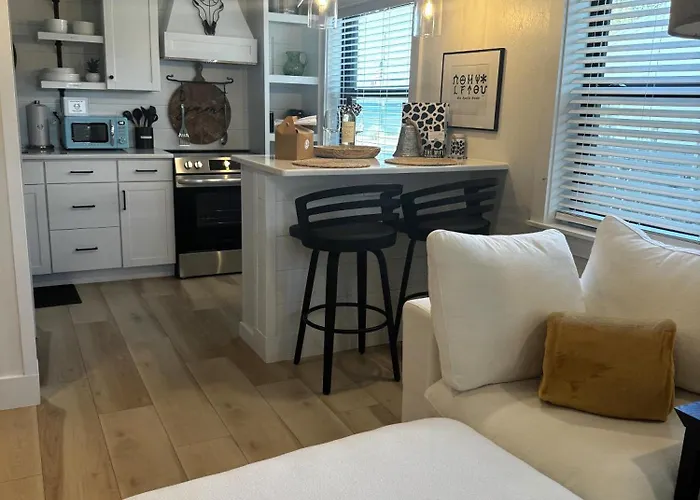 Walk To Best Eats And Shops And Stay In Style