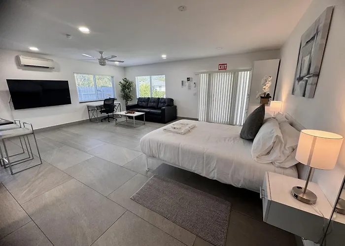 Cozy Unit Wmini-Golf Balcony