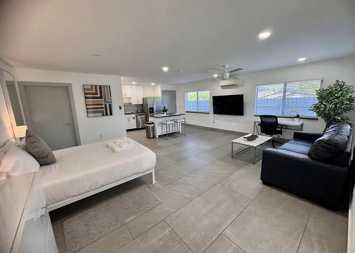 Cozy Unit Wmini-Golf Balcony