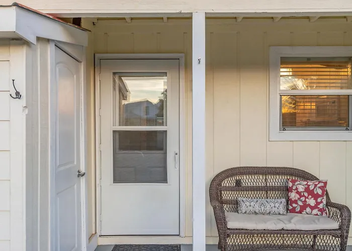 Searenity Awaits - 2-Bd, 2-Ba Coastal Escape! Pet Friendly!