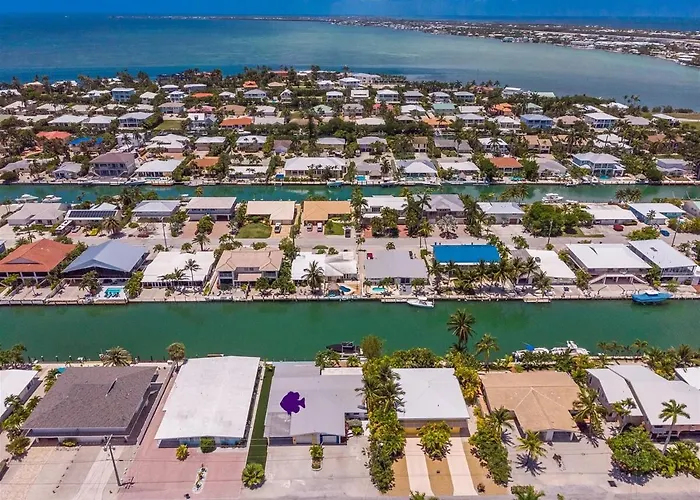 Keys Dream - Luxury Waterfront Home, Beach Club W Pool, 37' Dock
