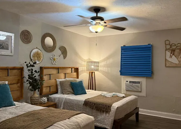 Twin Palms Motel