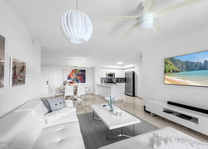 Aventura Mall Apt With Pool A Tennis Court And Free Parking