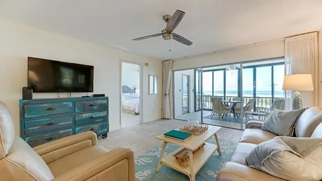 Crescent Royale Condominiums 403