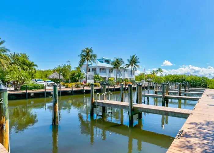 Marina And Ocean View 2 Bed 2 Bath End Unit 4201