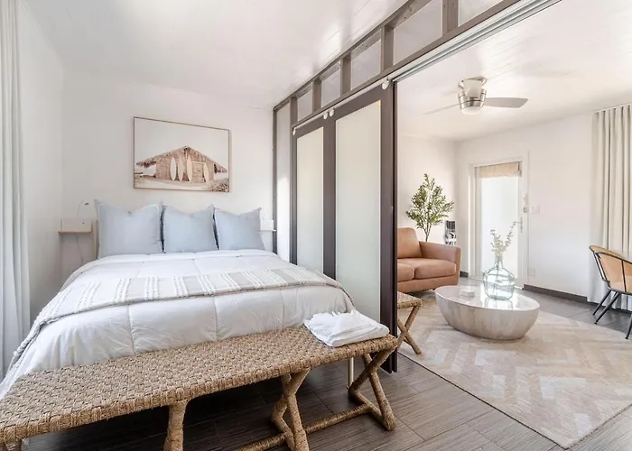 Bliss Stylish Apartment With Pool, By Beach