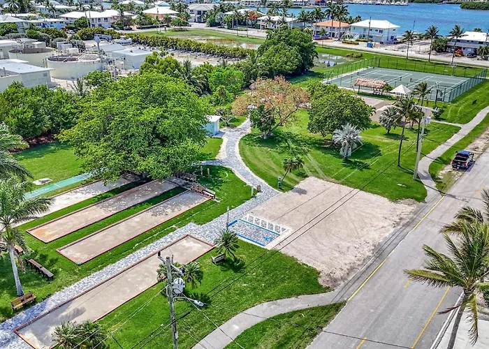 Sunny Waterfront Key Colony 3Br 3Ba Villa W Dock