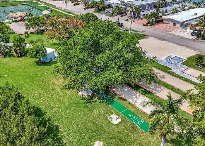 Sunny Waterfront Key Colony 3Br 3Ba Villa W Dock