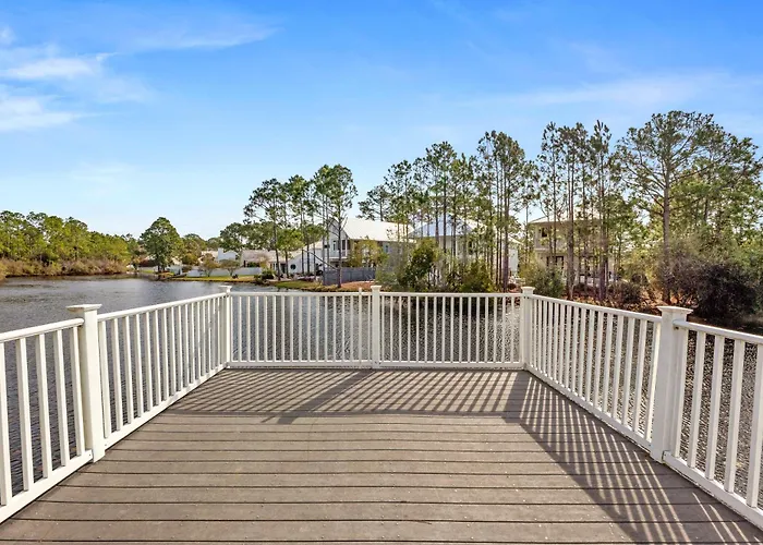 Remarkably Updated 3/2 In Seagrove Highlands - Gulf Views Sleeps 9!