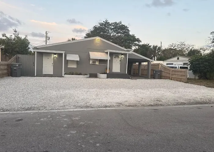 Seabreeze Tiny Cottage