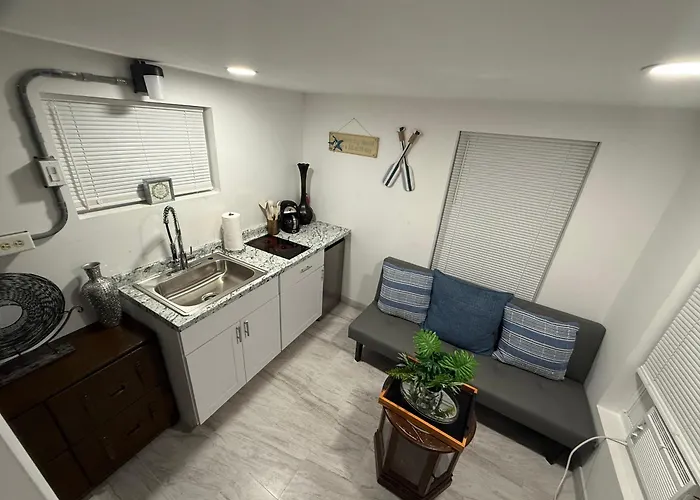 Seabreeze Tiny Cottage