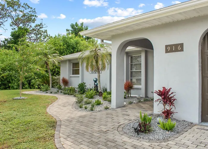 Lotus House With Pool - Relaxation - Close To Beaches