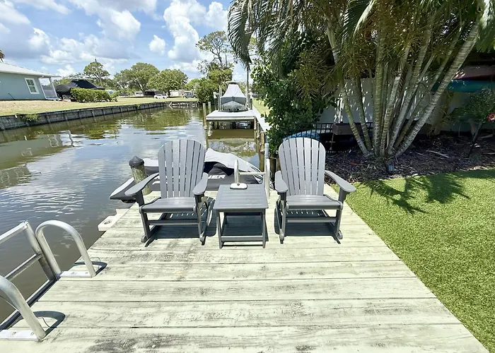 Waterfront Oasis With Private Heated Pool & Dock
