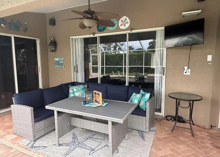 Marco Island Retreat- Close To Beach !