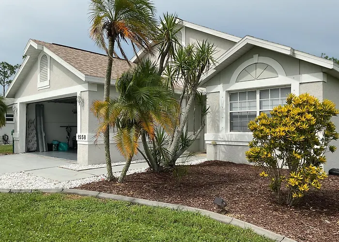Punta Gorda Home, Sleeps 10