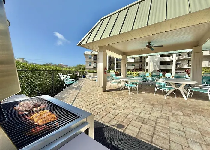 End Unit Steps From Beach Access W/ No Crazy Beach Prices