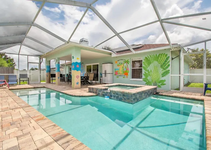 Saltylux16 Heated Saltwater Pool, Near Beach, Honeymoon Island, Farmer Market