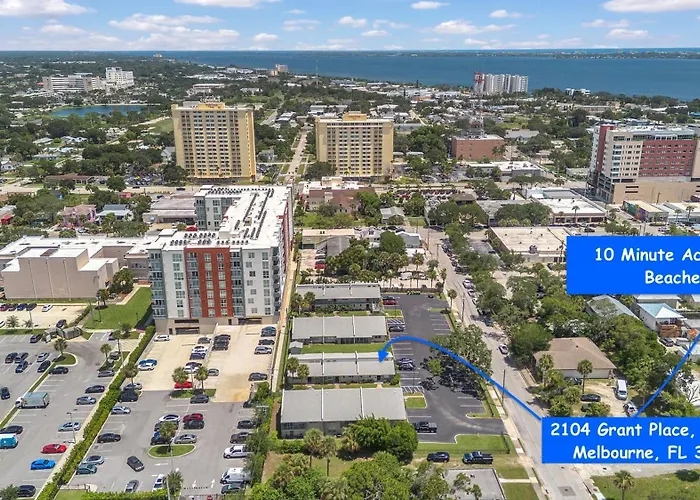 Ground Level And End Condo Unit - Quiet 2 Bedrooms And 1 Bath