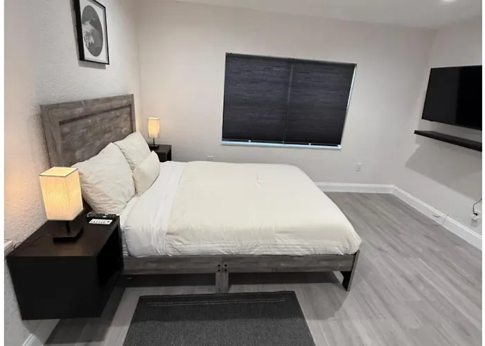 Dania Club Prestigious Suites