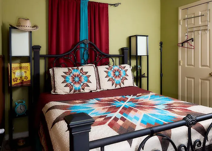 Pleasant Days Lodging Southwest Cottage