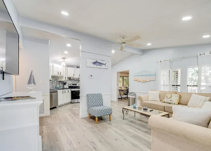 Golf & Pool Access: Home W/ Yard In Lady Lake