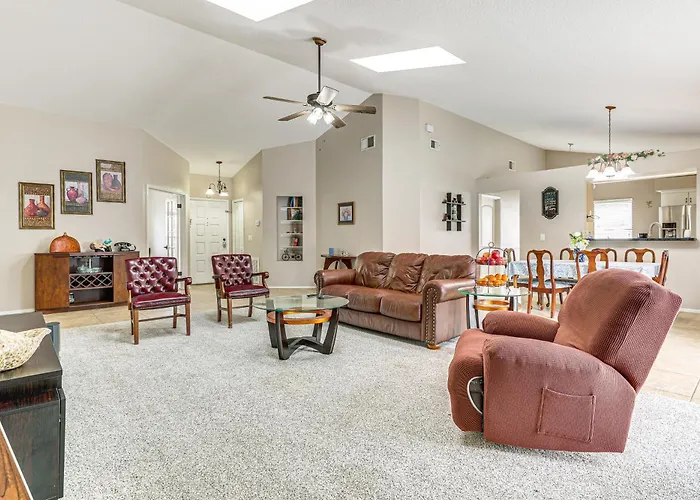 Swim, Golf & Relax: Lovely Home In Lake Mary