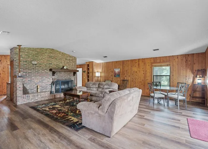 Astor Manor At Rivers Edge
