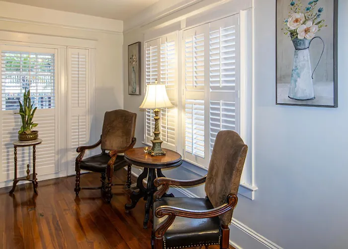 Hemingway House Boutique Hotel (Adults Only)