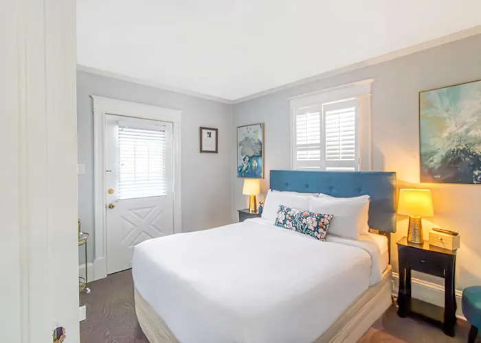 Hemingway House Boutique Hotel (Adults Only)