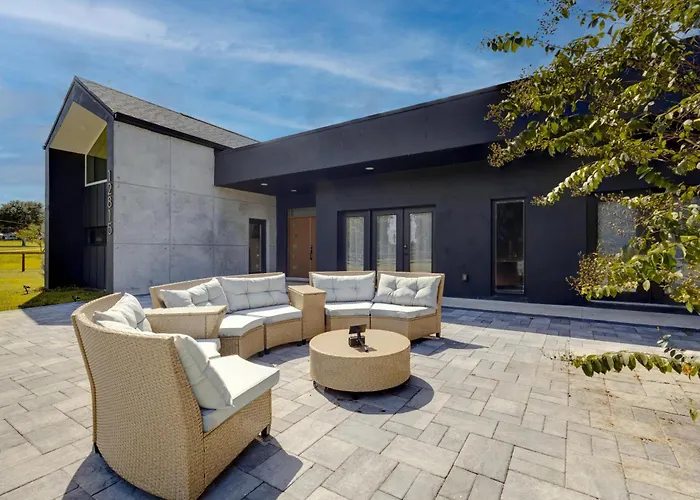 Black Sheep Hideaway Modern Countryside Serenity