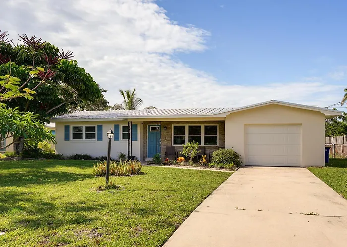 Walk To Jetty Park: Harbor District Home!