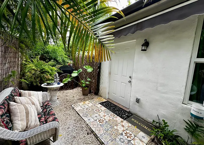 Flora'S Garden Apartment/Studio