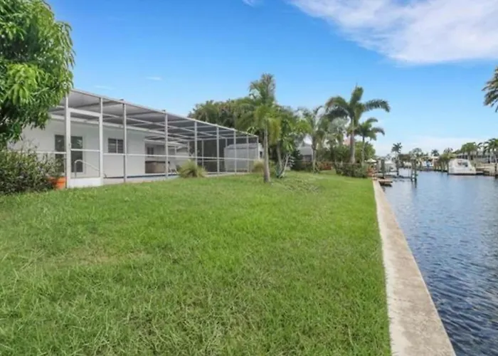 Renovated Modern Home With Big Pool & Ocean Access