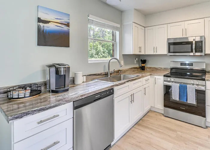 2 Mi To State Park: Dog-Friendly Niceville Home
