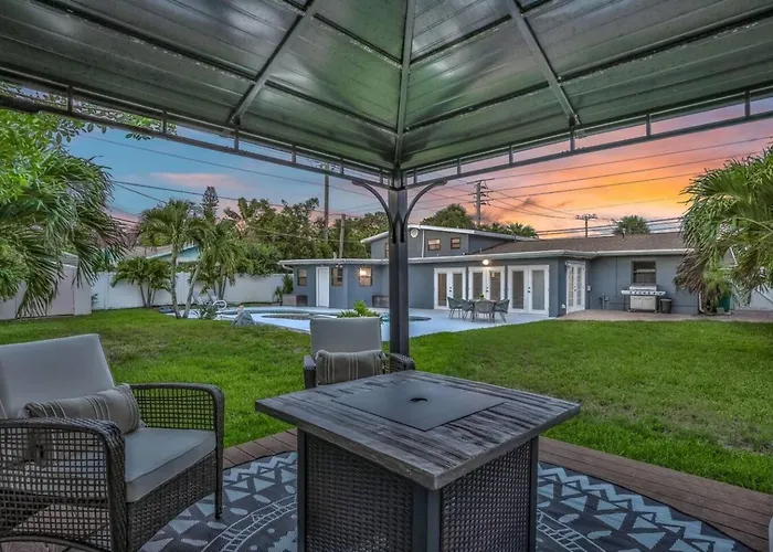 Private Resort Home With Pool & Hot Tub