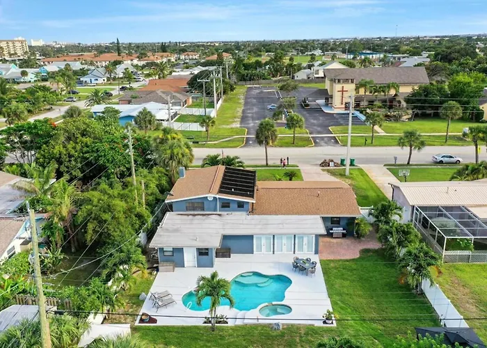 Private Resort Home With Pool & Hot Tub
